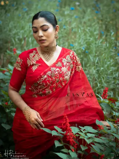 Hiya Bindu Choker